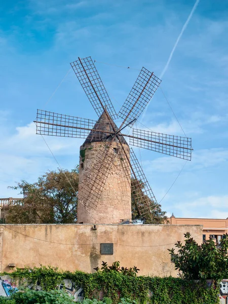 Spanya Mallorca Geleneksel Spanyol Yel Değirmeninin Taş Külahı — Stok fotoğraf