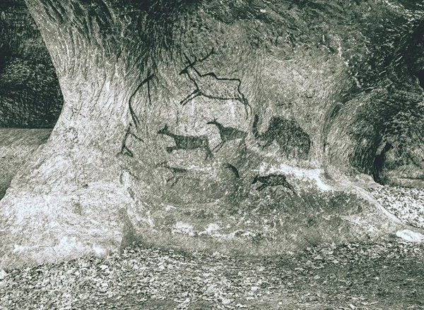 古代史前尼安德特人石洞里的石画猛犸象年龄 冰河时期铅笔速写效果 — 图库照片