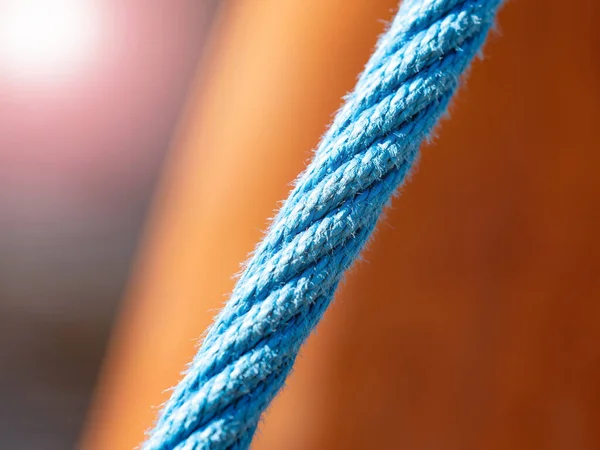 Corda Azul Twiste Para Ancoragem Forma Uma Espiral Fundo Embaçado — Fotografia de Stock