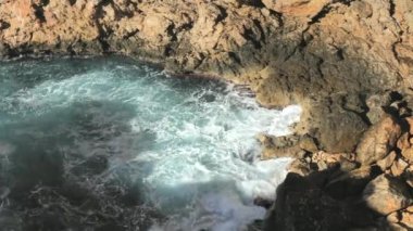 Mallorca Adası, Calvia, L 'olla adında popüler doğal bir nesne. Cal d 'en Monjo olarak bilinen küçük körfezde daire çiz