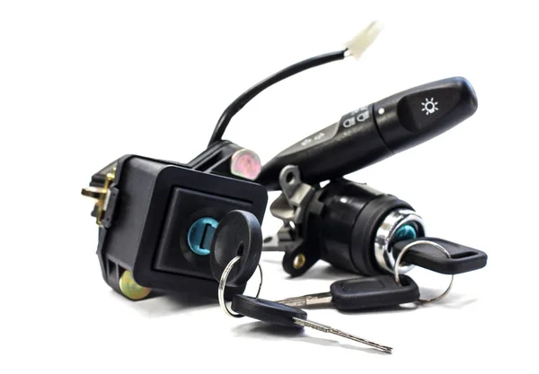 Anahtarla ateşleme kilidi. 