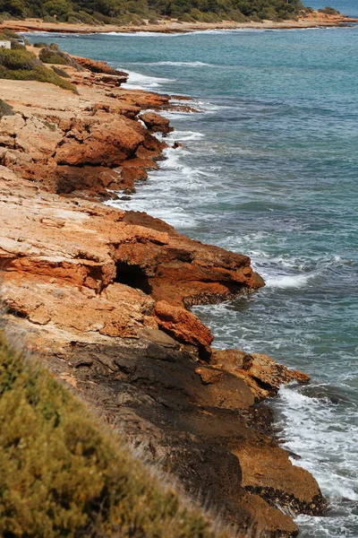 Kusten Hav Och Klippor Blå Yta Och Stenar Ljuset Havet — Stockfoto