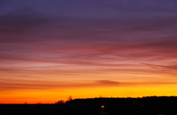 Beau ciel coloré pendant le coucher ou le lever du soleil . — Photo