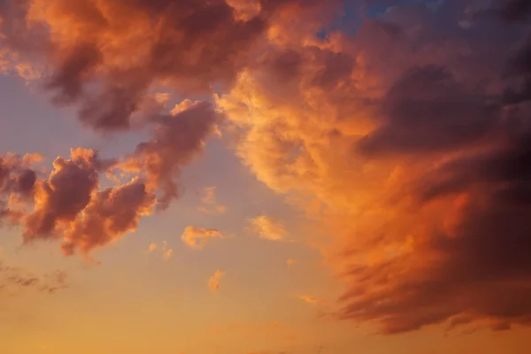 Cielo Nublado Dramático Atardecer Fondo Colorido Del Amanecer —  Fotos de Stock
