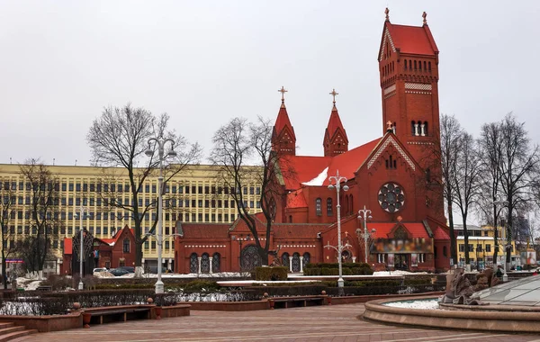 Białoruś. Kościół Saint Simon i Elena w Mińsku w zimie — Zdjęcie stockowe