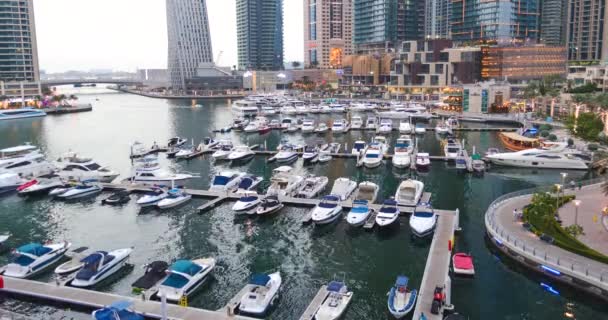Dubai Marina Timelapse Tijdens Zonsondergang Breed Panoramisch Uitzicht Moderne Wolkenkrabbers — Stockvideo