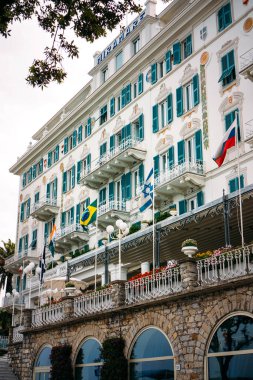 ITALY - Haziran 2018 Santa Margherita Ligure 'deki Grand Hotel Miramare' nin güzel dış yüzeyi, İtalyan Riviera, Liguria, İtalya, Avrupa. 