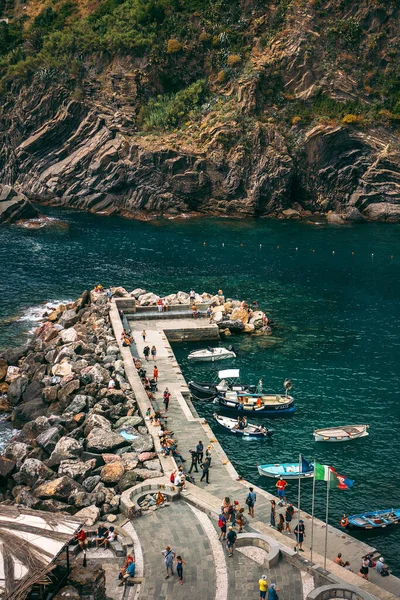 Georgeous Aerial View Harbor Vernazza Mediterranean Landscape Turquoise Sea Boats — Stock Photo, Image