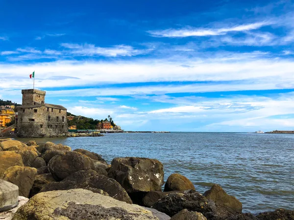 Italia Giugno 2018 Veduta Panoramica Del Castello Sul Mare Costruito — Foto Stock