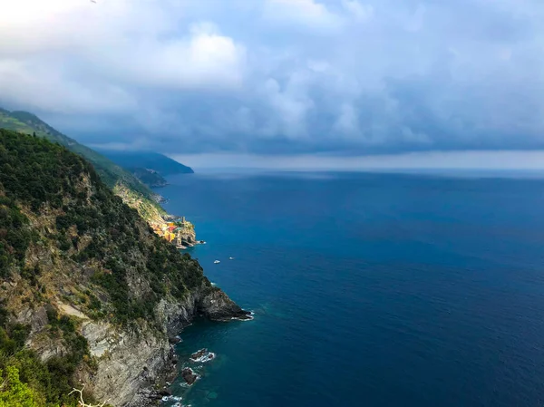 Schöner Weiträumiger Blick Auf Das Türkisfarbene Mittelmeer Vom Wanderweg Cinque — Stockfoto
