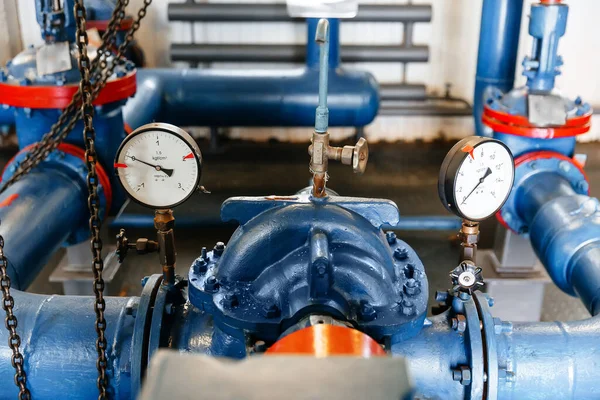 Basınç göstergesi, boru hattı, su, yağ veya gaz üzerindeki yakın çekim ölçüm aygıtı
