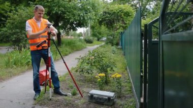 İşçi hazırlamak için Etüt arazi ölçme aygıtı