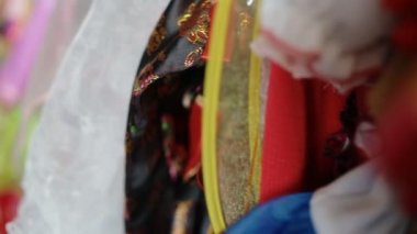 Dolap çocuk karnaval kostümleri tam