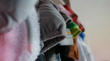 Dolap çocuk karnaval kostümleri tam