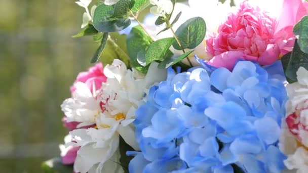 Decorazione nuziale. Bouquet con peonia colorata . — Video Stock