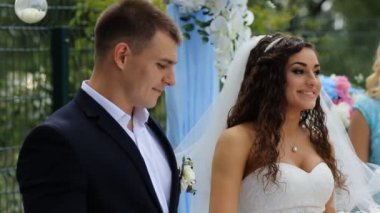 Gelin ve damat düğün töreninde