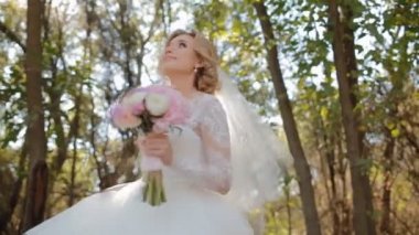 Güzel gelin etrafında iplik