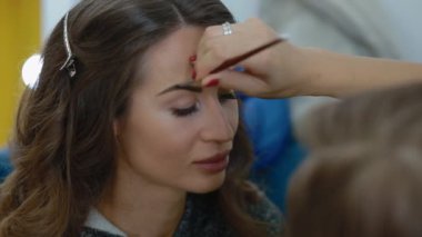 Son saatlerinde yanında bulunanlar yapıyor makyaj sanatçısı