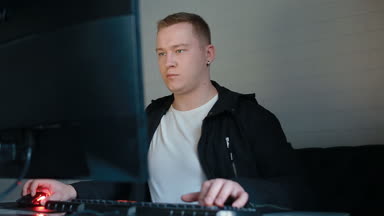 Pc oyun video oyunu genç adam