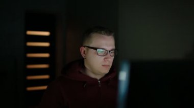 Pc oyun video oyunu genç adam