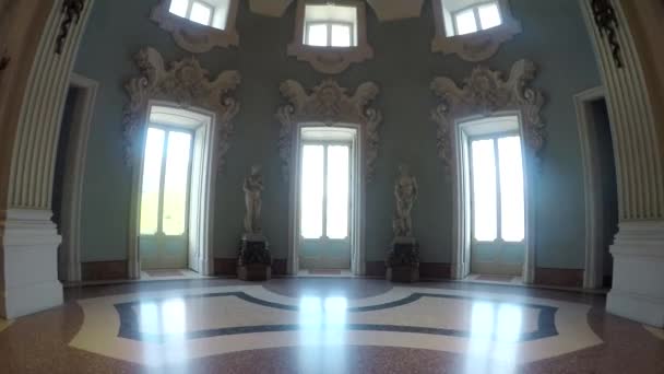 Palazzo Borromeo sull'Isola Bella in Italia . — Video Stock