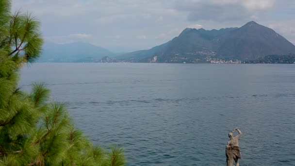 Utsikt över Lago Maggiore från Isola Bella — Stockvideo