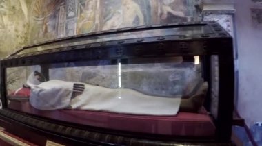 Alberto Besotti Santa Caterina manastırda gövdesi