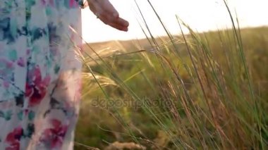 Hamile kadına dokun spikelets