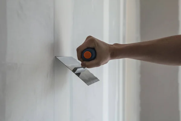 Eklemleri kendi başına panellerin arasına koy.,