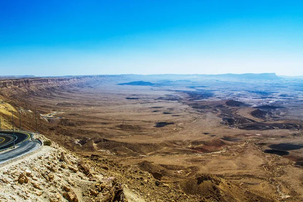 Parque geológico nacional HaMakhtesh HaRamon. Israel  . — Fotografia de Stock
