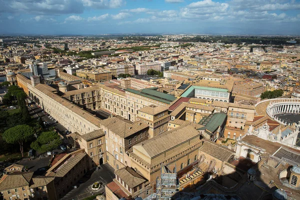 Utsikt över Sixtinska kapellet och Vatikanmuseerna . — Stockfoto