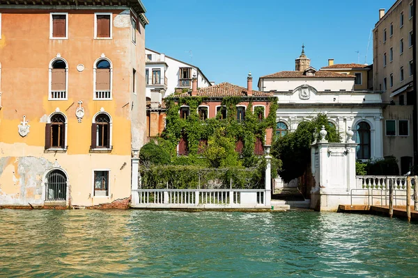 Beau canal photo de Venise, Italie  . — Photo