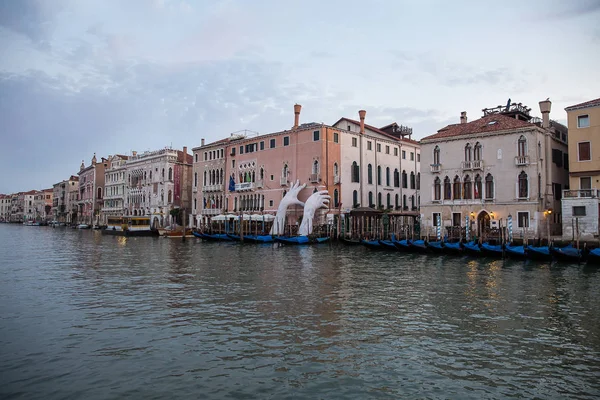 Beautiful photo canal of Venice , Italy . — Stock Photo, Image