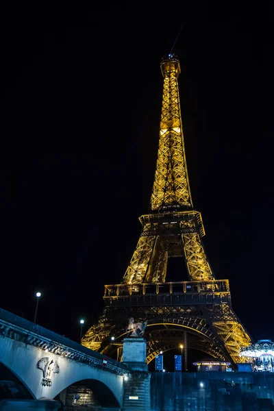 Visa Den Berömda Paris Eiffeltornet Natten — Stockfoto