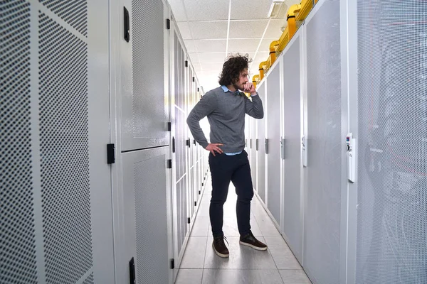 Young Technician Working White Server Room — Stock Photo, Image