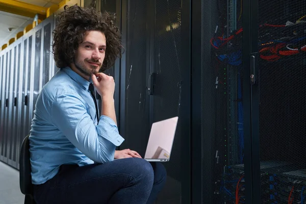 Young Technician Working Servers — Stock Photo, Image