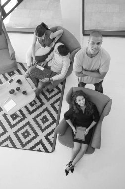 Başlangıç iş adamları Office Kurumsal takım kavramı çalışma