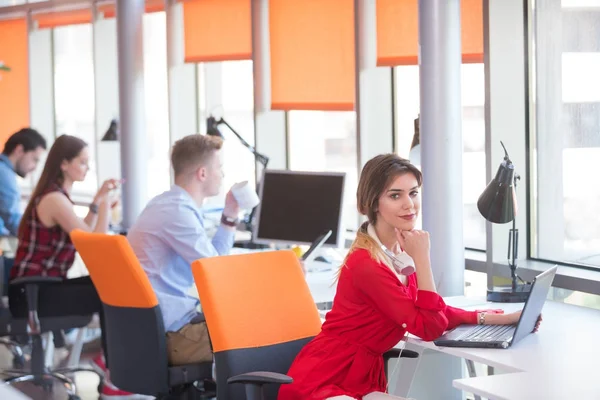 Startup Uomini Affari Gruppo Che Lavorano Ogni Giorno Lavoro Moderno — Foto Stock