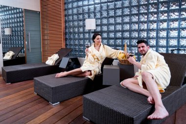 Kaç şarap ve meyve zevk. lüks