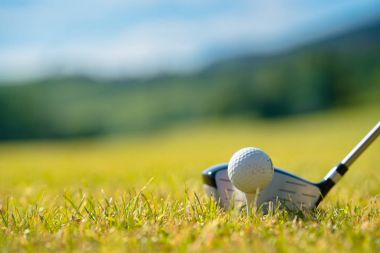 Adam oynarken Golf yaz aylarında