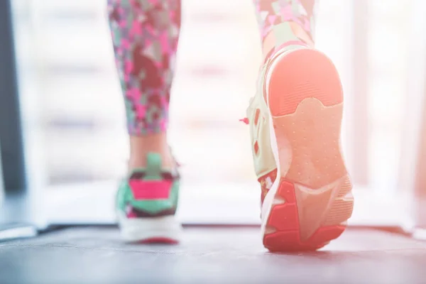 Female Muscular Feet Sneakers Running Treadmill Gym — Stock Photo, Image