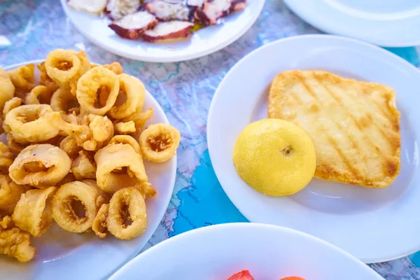 Tajskie Jedzenie Które Squid Mieszać Smażone Czosnkiem — Zdjęcie stockowe