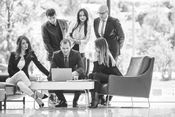 Equipo Negocios Corporativos Gerente Una Reunión Cerca — Foto de Stock