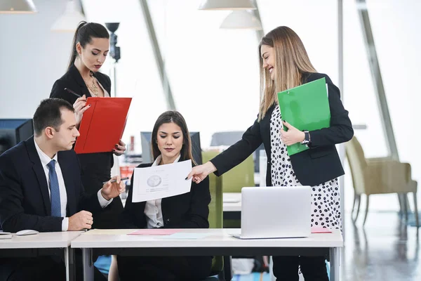 Gente Negocios Oficina Moderna — Foto de Stock