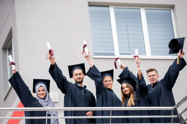 Jóvenes Graduados Celebración — Foto de Stock