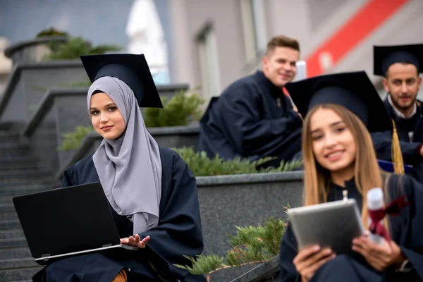 Group Young Graduates Bechlor Degree — Stock Photo, Image