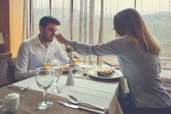 Food Christmas Holidays People Concept Smiling Couple Eating Main Course — Stock Photo, Image