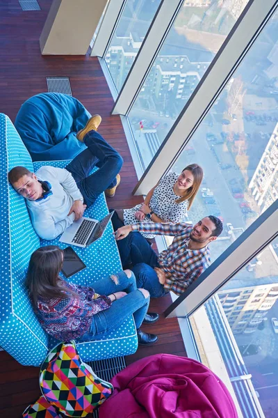 Start Imprenditori Gruppo Che Lavorano Tutti Giorni Lavoro Presso Ufficio — Foto Stock