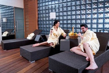 Kaç şarap ve meyve zevk. lüks