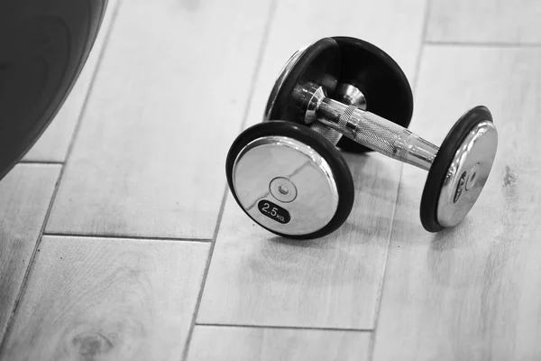 Rows Dumbbells Modern Gym — Stock Photo, Image